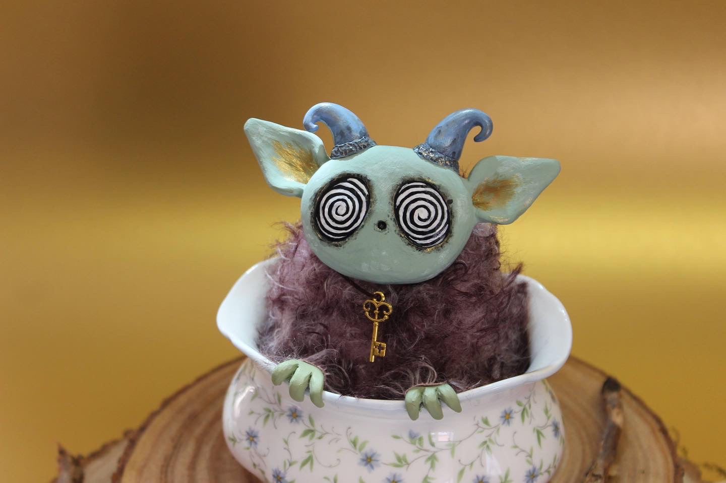 Agnes the Teacup Critter