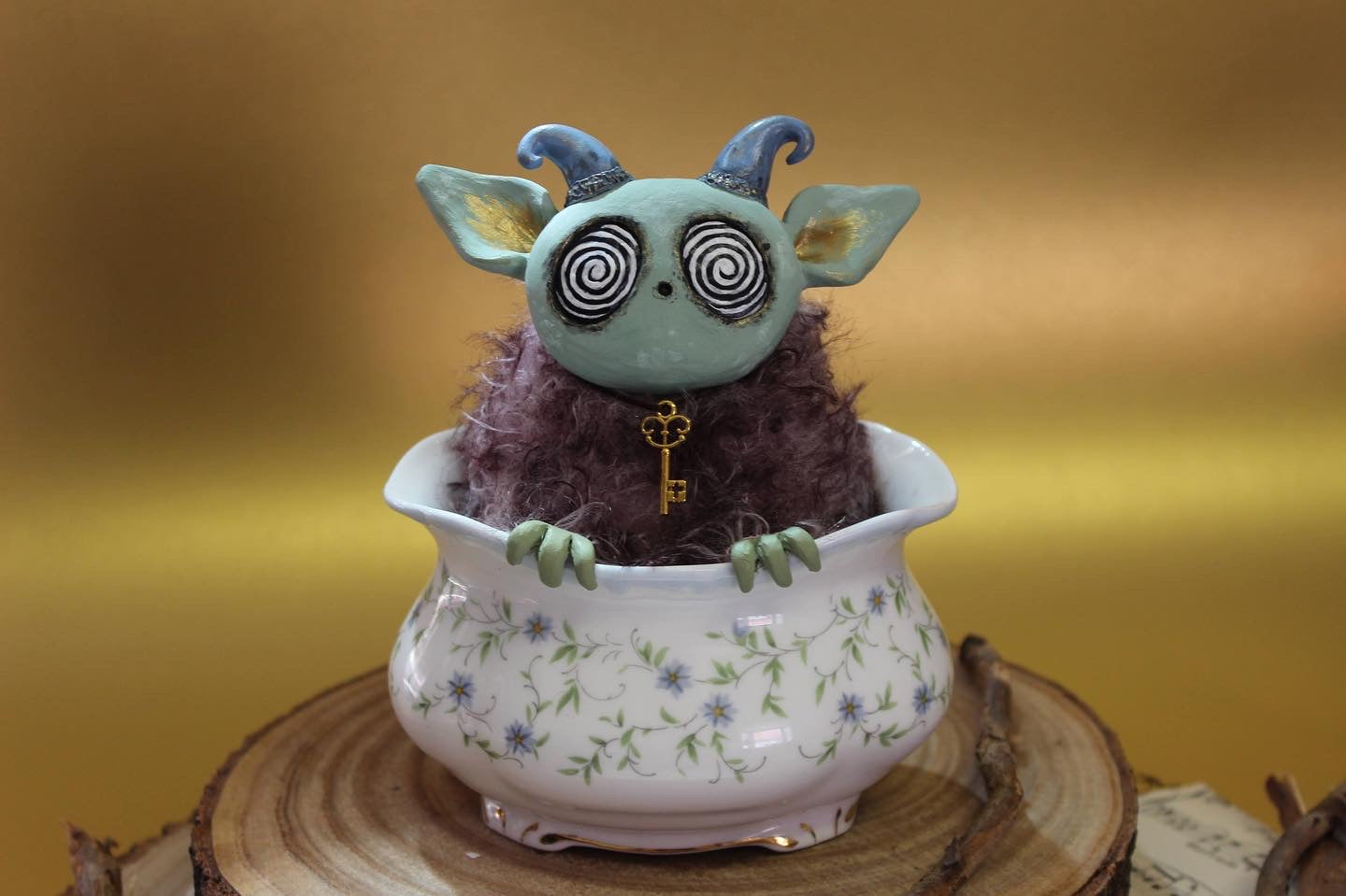 Agnes the Teacup Critter